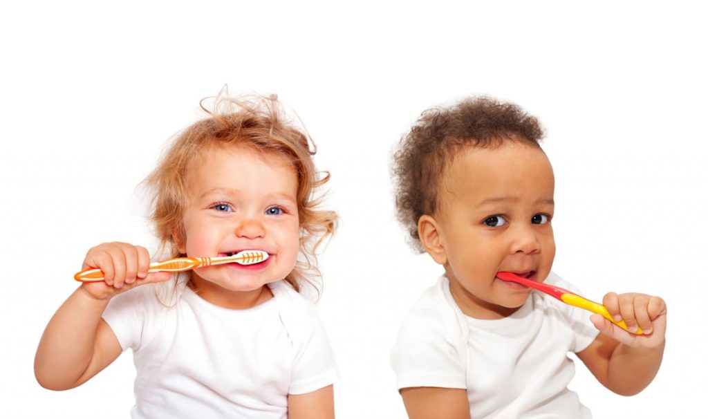 children brushing their teeth